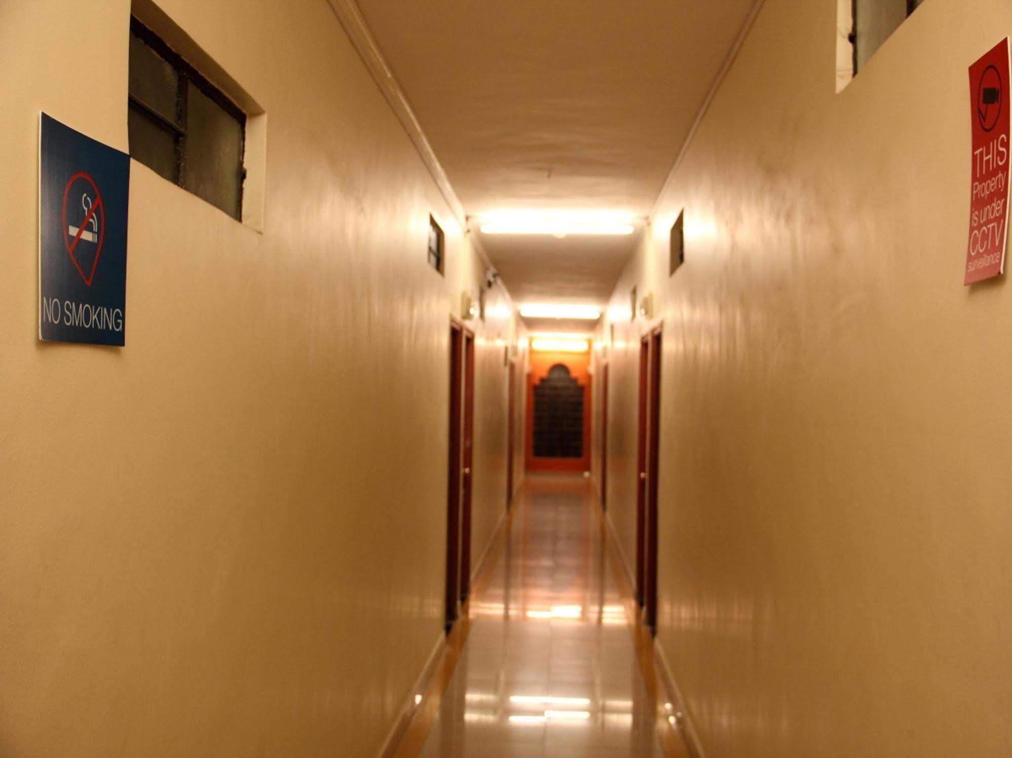 Oyo 1065 Hotel Hmr Royal Inn Pune Eksteriør bilde