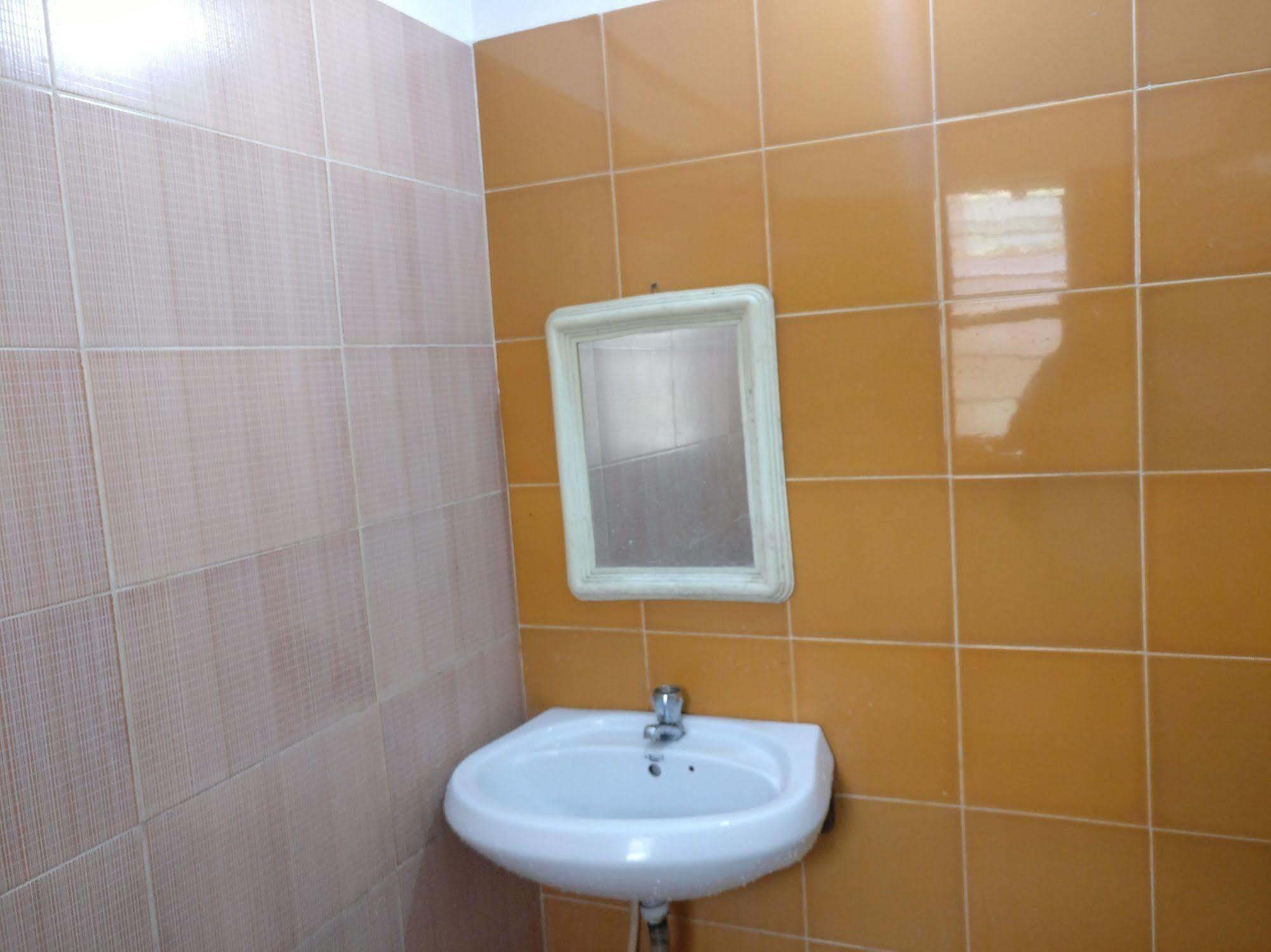 Oyo 1065 Hotel Hmr Royal Inn Pune Eksteriør bilde